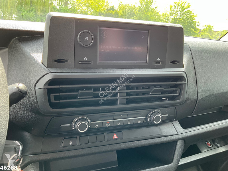 آلة لصيانة الطرق Peugeot E-Expert 100%...