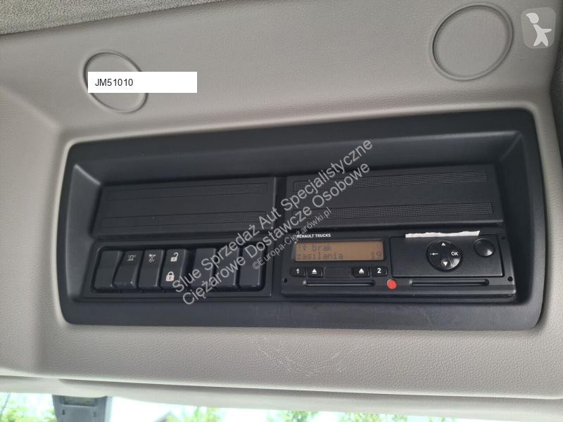 آلة لصيانة الطرق Renault 220