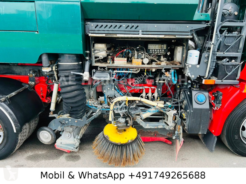آلة لصيانة الطرق Volvo 250 Bucher Johnston VS...