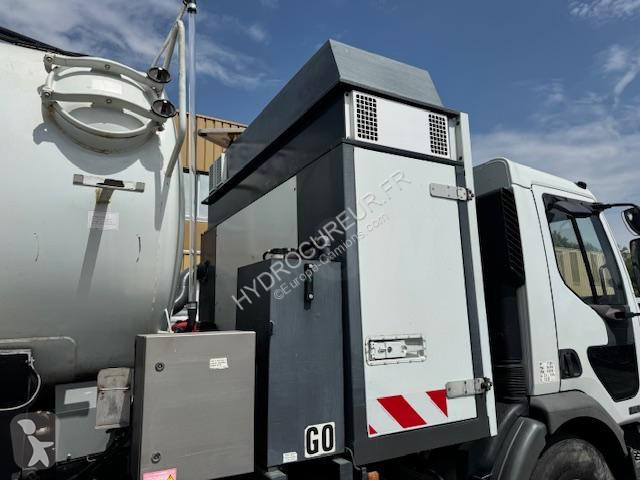 آلة لصيانة الطرق Renault 370 DCI