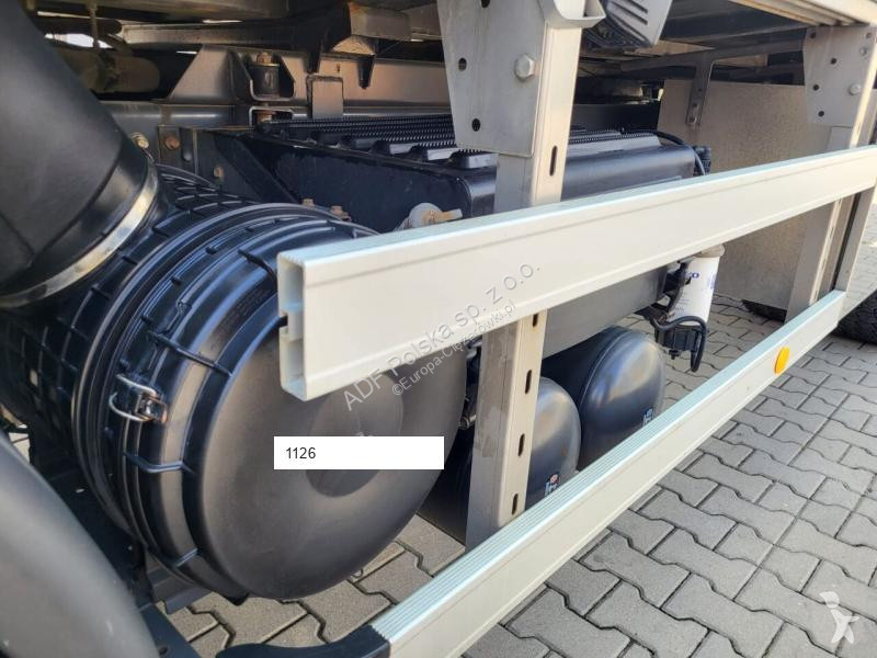 آلة لصيانة الطرق Volvo MF300 L200 15h25