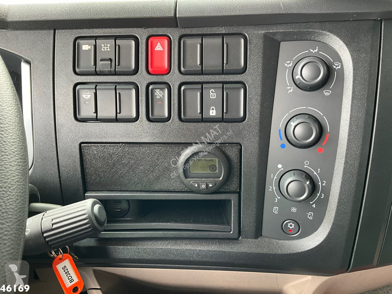 Vehículo de limpieza viaria DAF G XB 260...