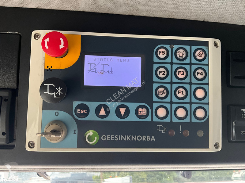 Коммунальная техника  Mercedes 2533 Geesink 24m³