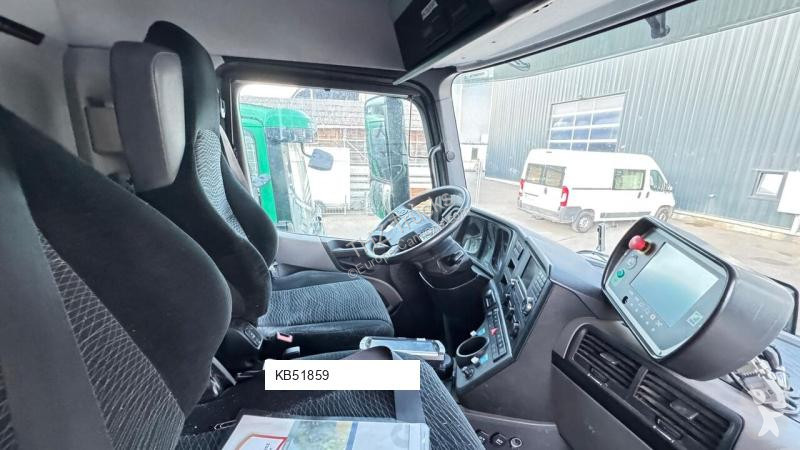 Engin de voirie Mercedes 2543
