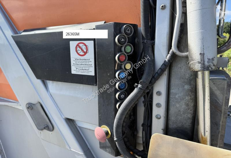 Vehículo de limpieza viaria Mercedes 2635