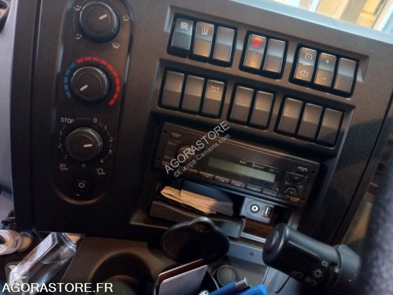 Vehículo de limpieza viaria Renault D