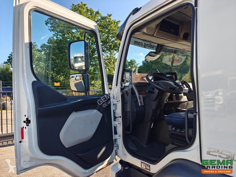 Коммунальная техника  Volvo 250 4x2 Day Cab...