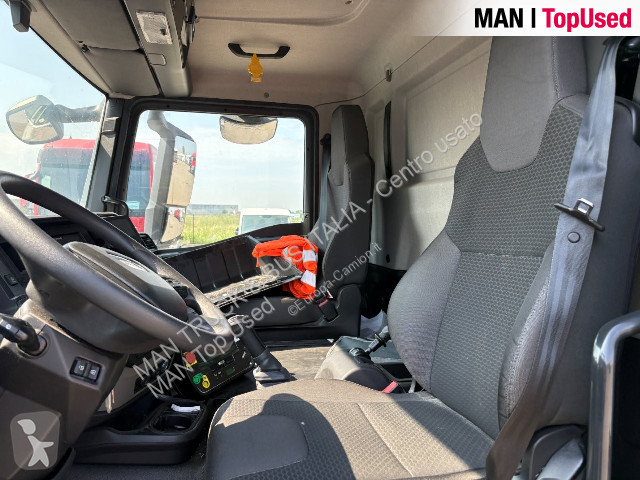 Коммунальная техника  MAN TGM 15.250 4x2 BL CH