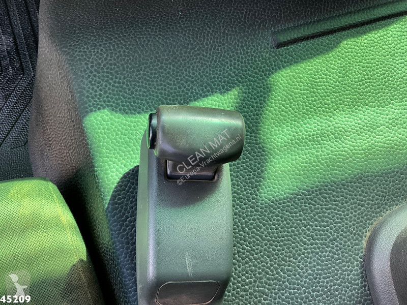 Коммунальная техника  Mercedes 3336 6x4 Euro 3...