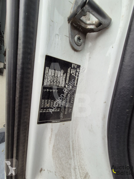 Engin de voirie Mercedes 1830