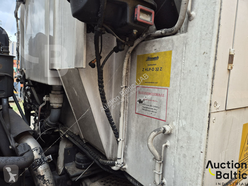 Engin de voirie Mercedes ECONIC