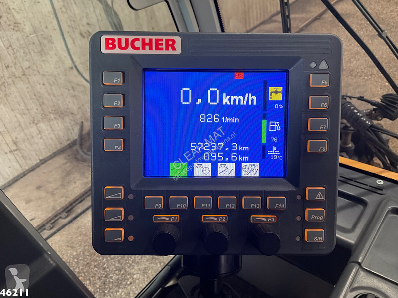 Bucher Schoerling Citycat 2020 with 3-rd brush...
