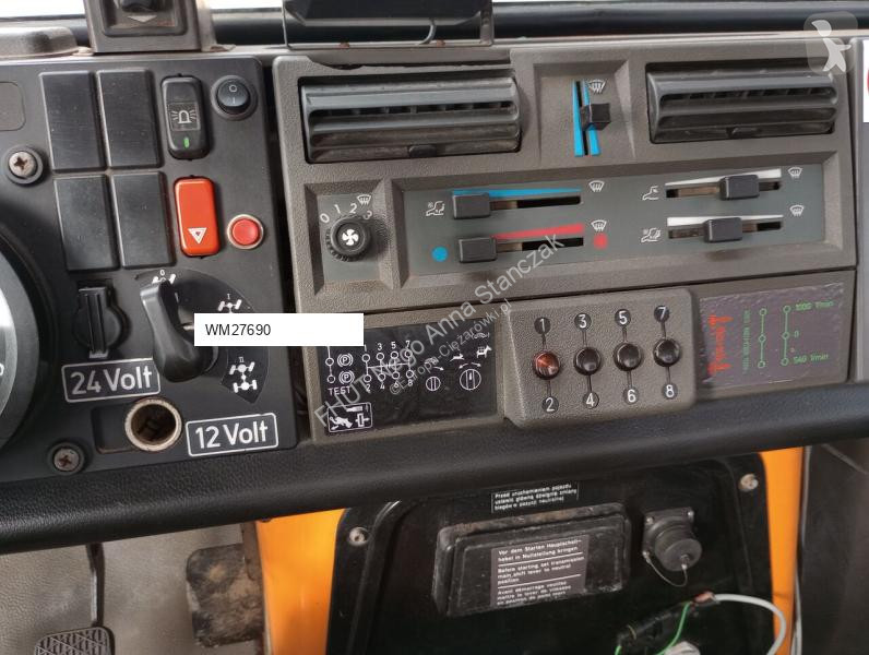 آلة لصيانة الطرق Mercedes UNIMOG U1650 *2001*...