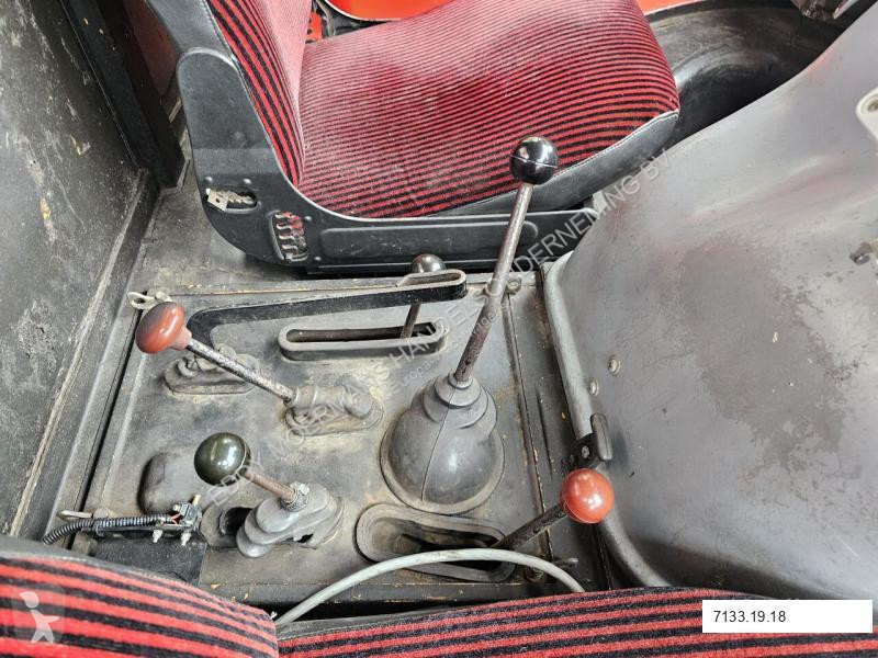 آلة لصيانة الطرق Mercedes 353 K2