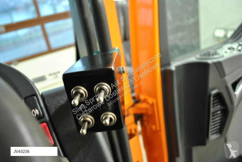 Veicolo per la pulizia delle strade MAN TGM 18.240