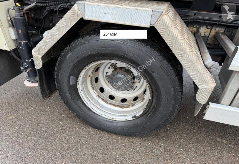 آلة لصيانة الطرق Iveco 676 70C17
