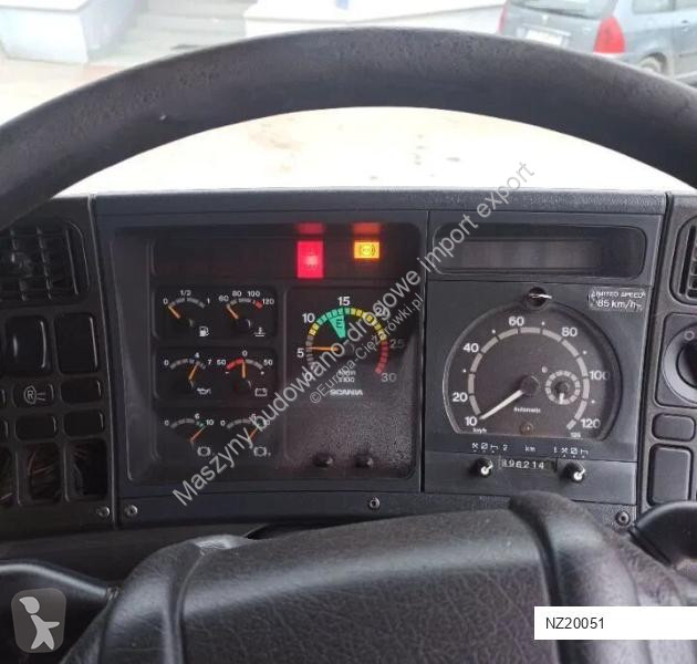 آلة لصيانة الطرق Scania 94 D