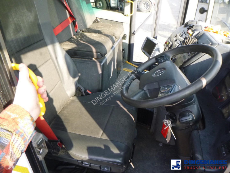 آلة لصيانة الطرق Mercedes 2630 6x2 RHD Faun...
