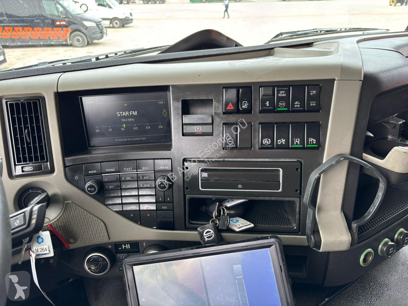 آلة لصيانة الطرق Volvo 410 6x2*4 JOAB ANACONDA...