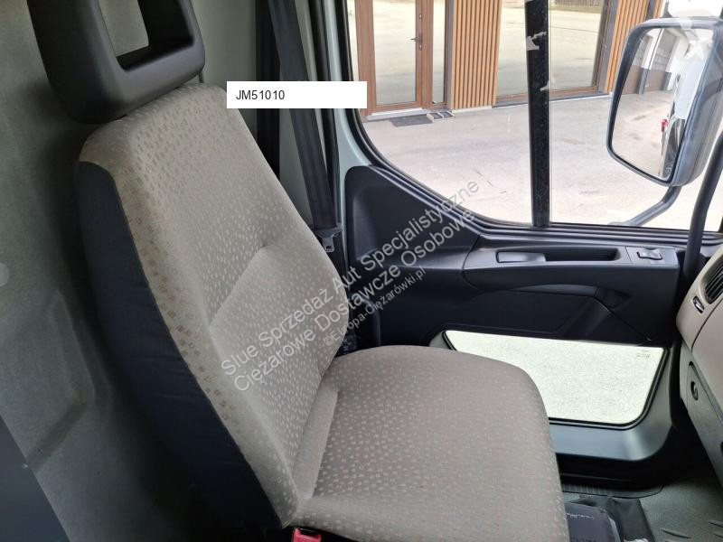 آلة لصيانة الطرق Renault 220