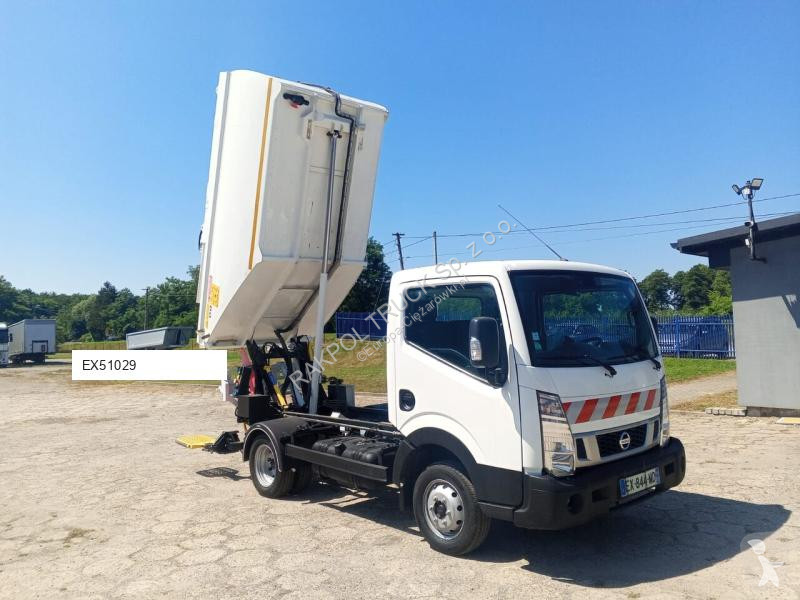 Engin de voirie Nissan NT400/ MODEL35.12...