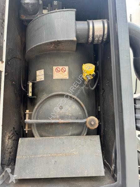 آلة لصيانة الطرق Renault 370 DCI