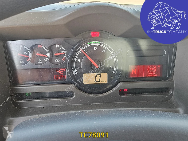آلة لصيانة الطرق Renault D 280