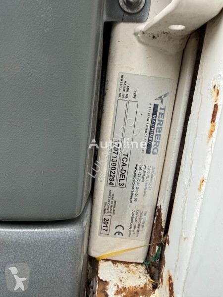آلة لصيانة الطرق Renault D26