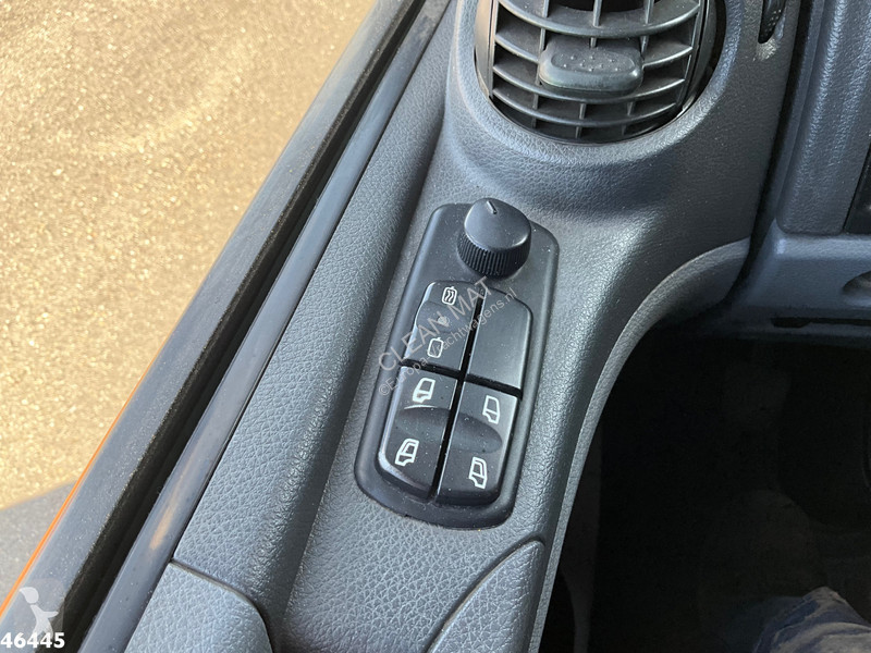 آلة لصيانة الطرق Mercedes 1324 Johnston VT 650...