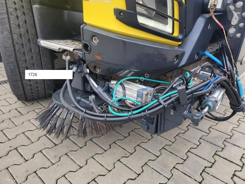 آلة لصيانة الطرق Volvo JBVT801