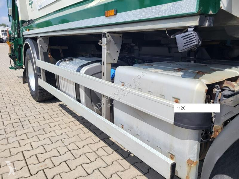 آلة لصيانة الطرق Volvo MF300 L200 15h25