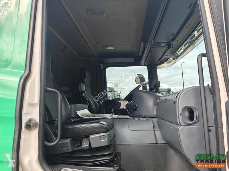 آلة لصيانة الطرق Scania P250 6x2/4 Day Cab...