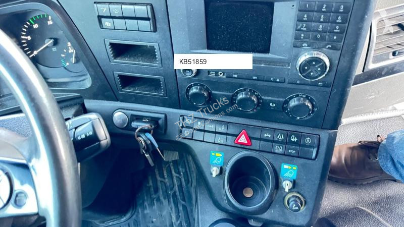 Engin de voirie Mercedes 2543