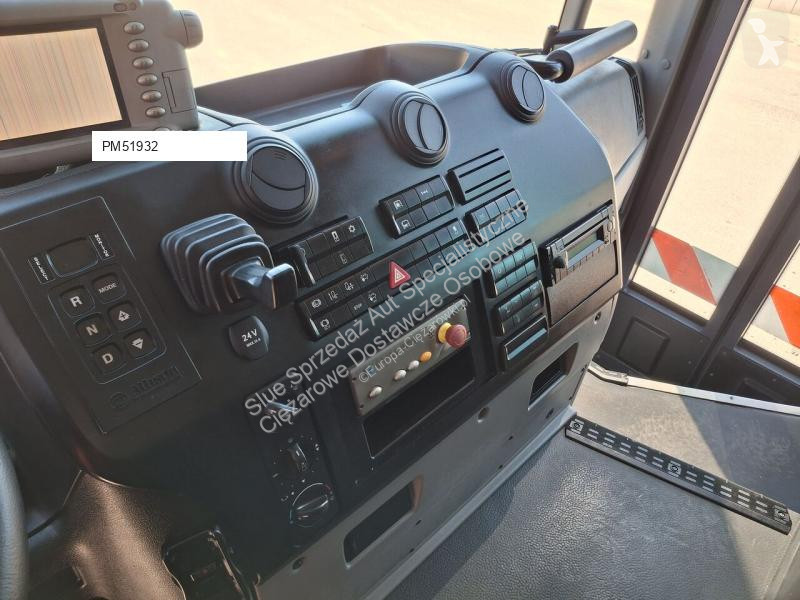 آلة لصيانة الطرق Mercedes VR5 LEV