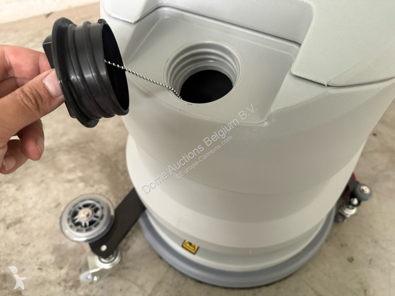 Комунальна техніка  KRM350