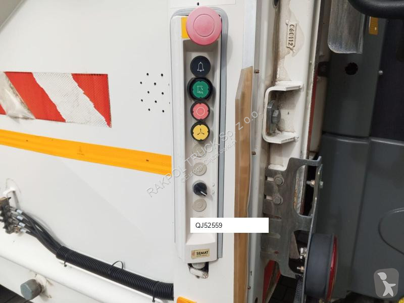 Vehículo de limpieza viaria Renault D19 WIDE