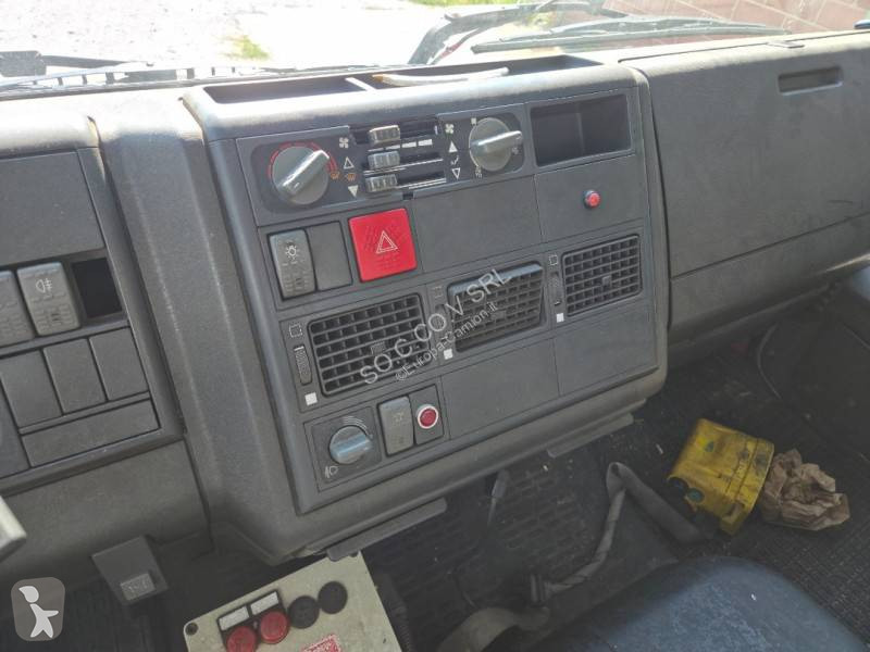 Vehículo de limpieza viaria Iveco 170 E 27