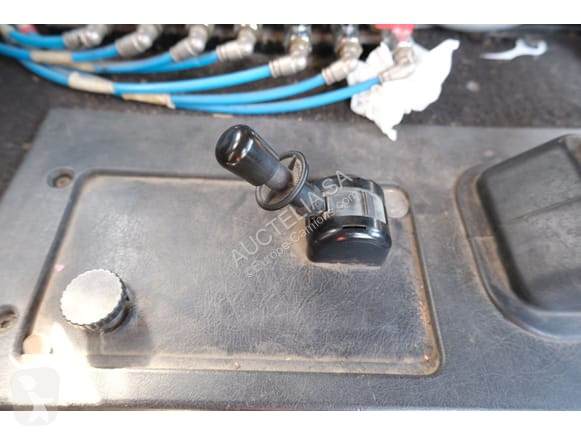 آلة لصيانة الطرق Volvo FL6 14