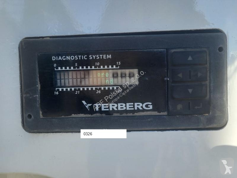 Vehículo de limpieza viaria Renault D Wide /...