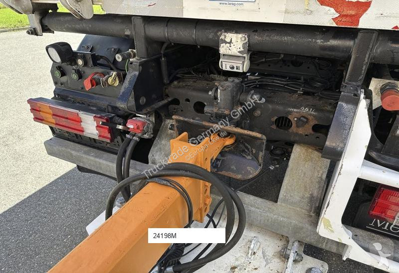 Engin de voirie Mercedes U400