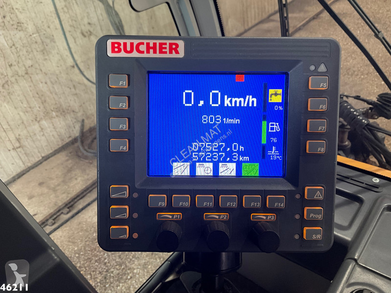 Bucher Schoerling Citycat 2020 with 3-rd brush...