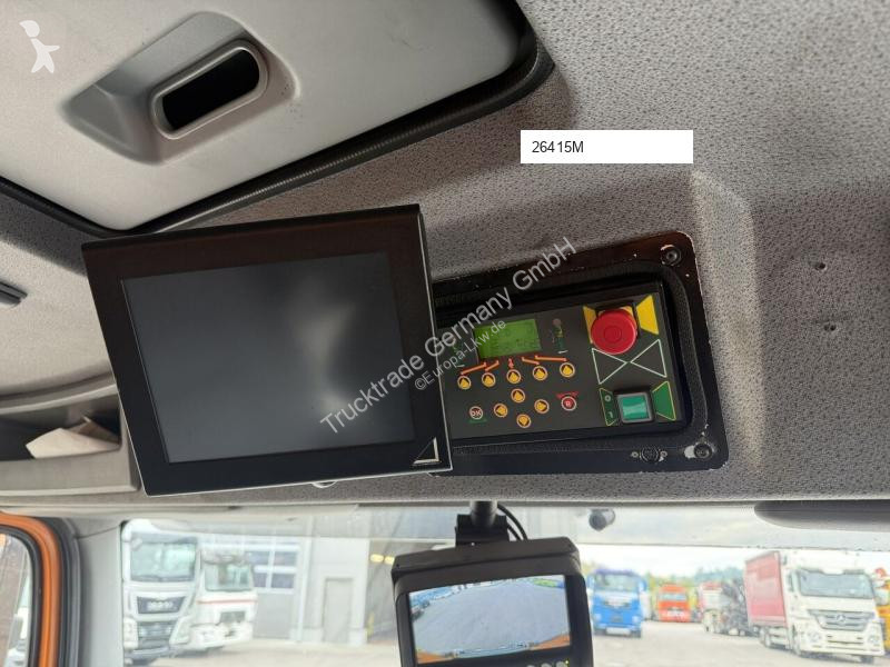 آلة لصيانة الطرق Mercedes 2128 6x2 Ochsner