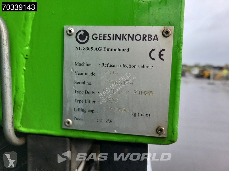 آلة لصيانة الطرق Mercedes 2532 6X2 Geesink...