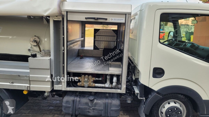 Silniční stroje Nissan Defco Combi 3,5t