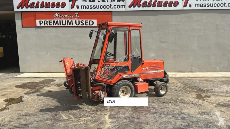 Silniční stroje Kubota F2400