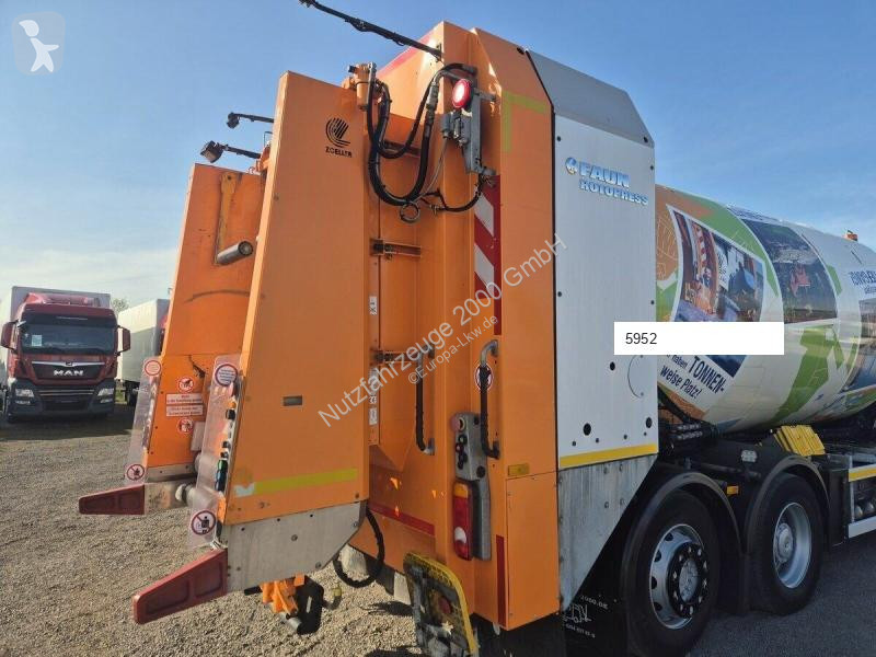 Silniční stroje Mercedes Schüttung System 2301