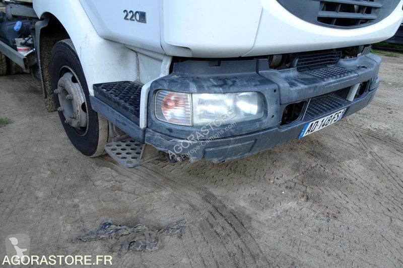 آلة لصيانة الطرق Renault MIDLUM