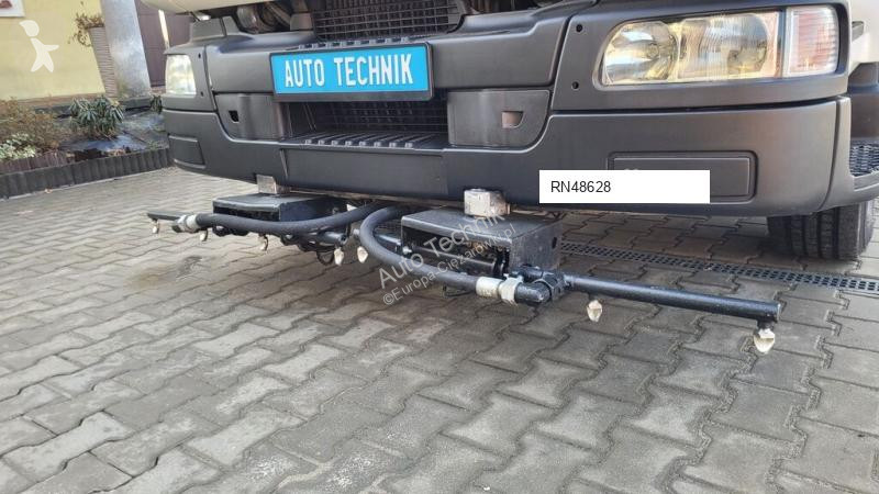 آلة لصيانة الطرق Renault 240dxi