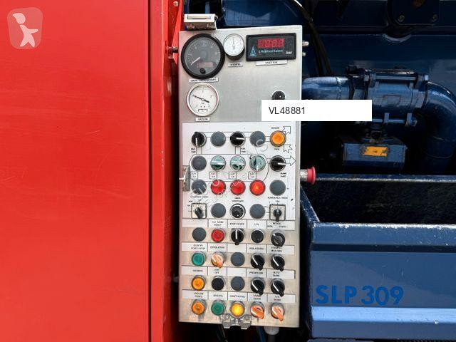 آلة لصيانة الطرق  MERCEDES-BENZ Econic 2633...