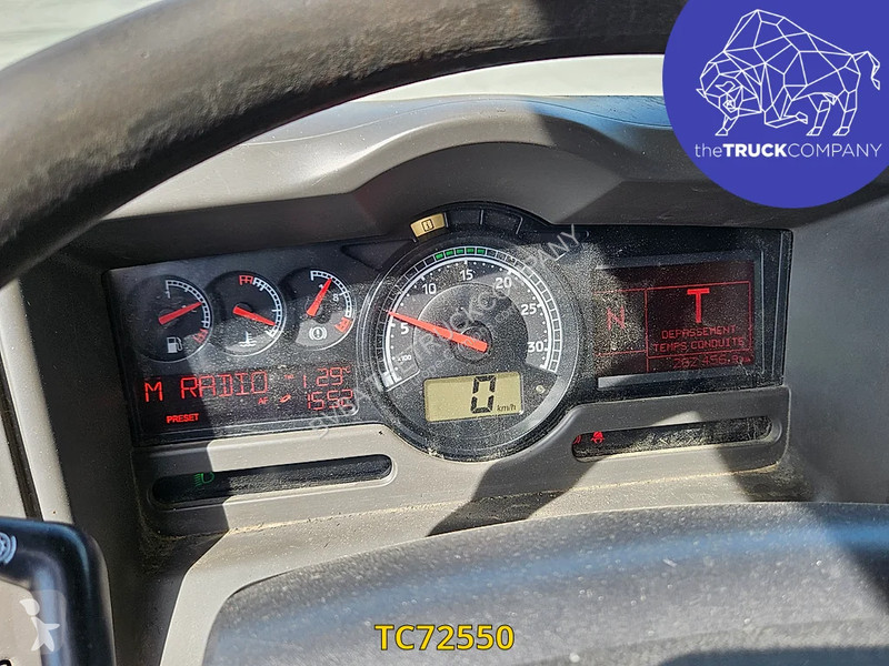 Engin de voirie Renault 270